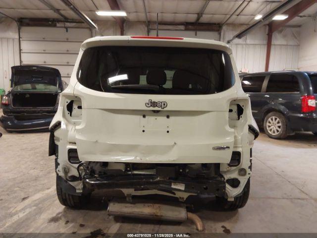 Jeep Renegade Latitude Image 3