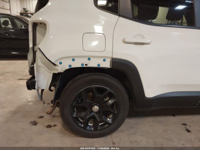 Jeep Renegade Latitude Image 13