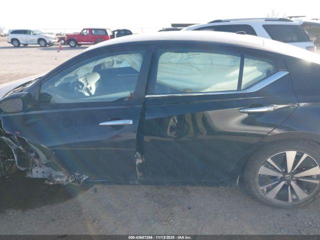 Nissan Altima Sv Intelligent Awd Image 9