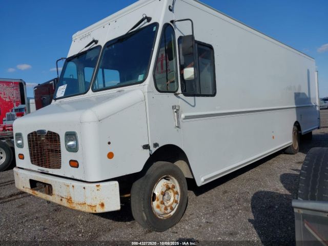 Freightliner Chassis M Line Walk-in Van Image 6