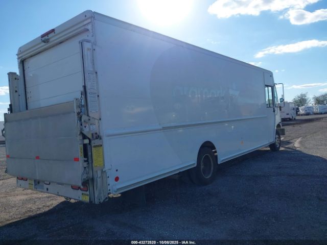 Freightliner Chassis M Line Walk-in Van Image 4