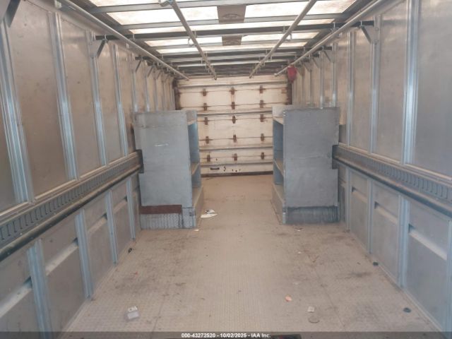 Freightliner Chassis M Line Walk-in Van Image 5