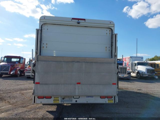 Freightliner Chassis M Line Walk-in Van Image 14