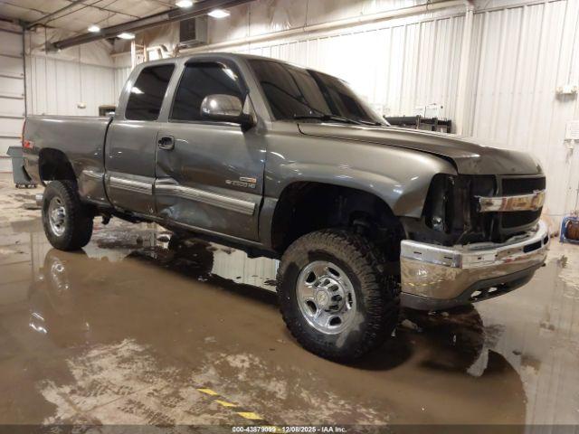  Salvage Chevrolet Silverado 2500