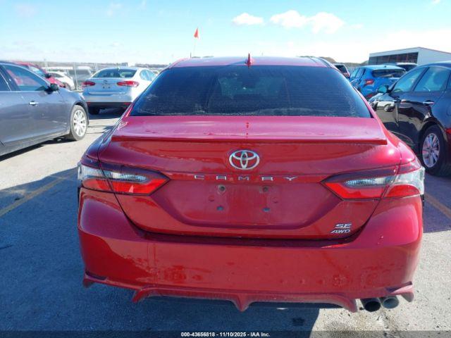 Toyota Camry Se Awd Image 14