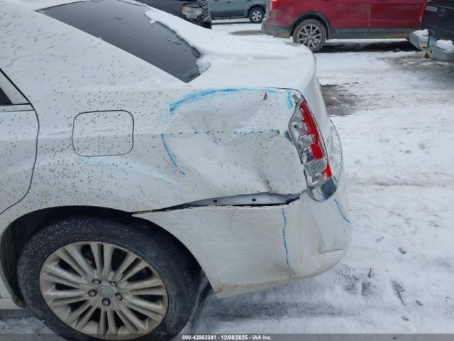 Chrysler 300 Limited Image 4