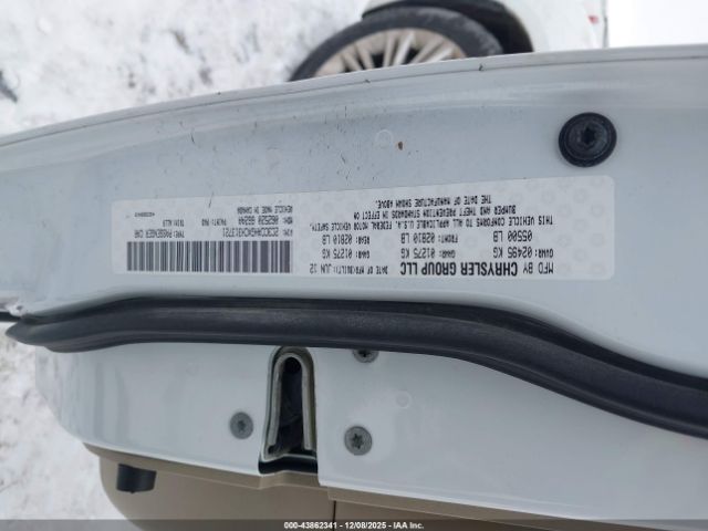 Chrysler 300 Limited Image 6