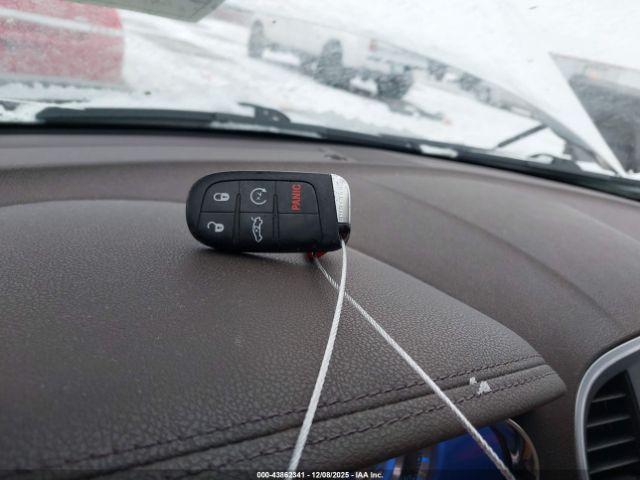 Chrysler 300 Limited Image 7