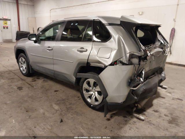 Toyota RAV4 Le Image 9