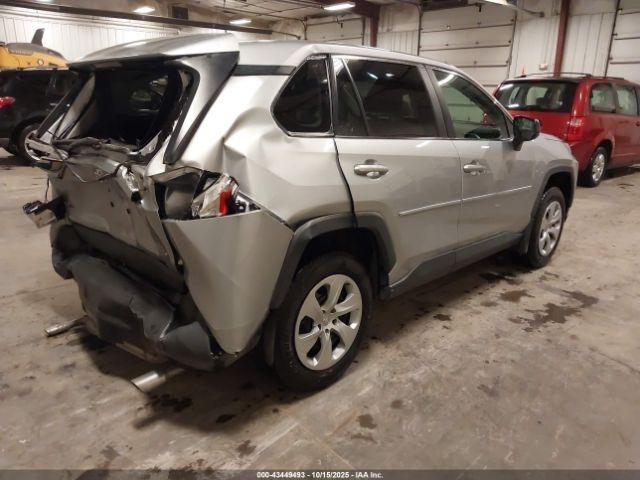 Toyota RAV4 Le Image 11