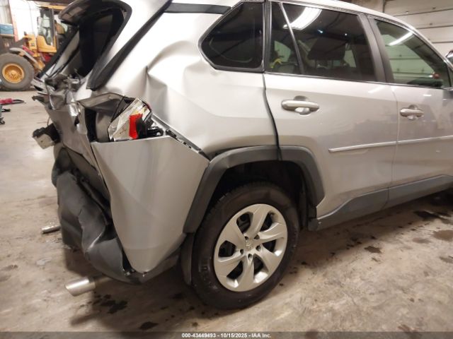 Toyota RAV4 Le Image 3