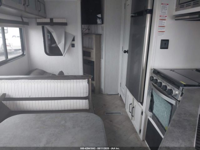 Forest River Puma Image 16