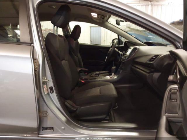 Subaru Impreza 2.0i Image 14