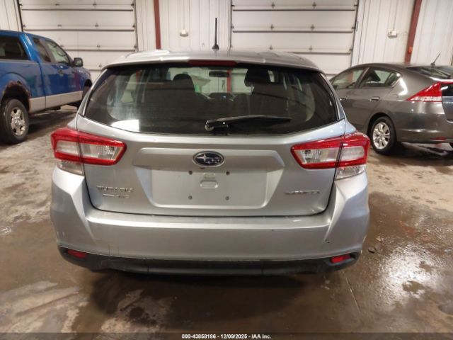 Subaru Impreza 2.0i Image 10