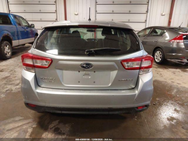 Subaru Impreza 2.0i Image 10