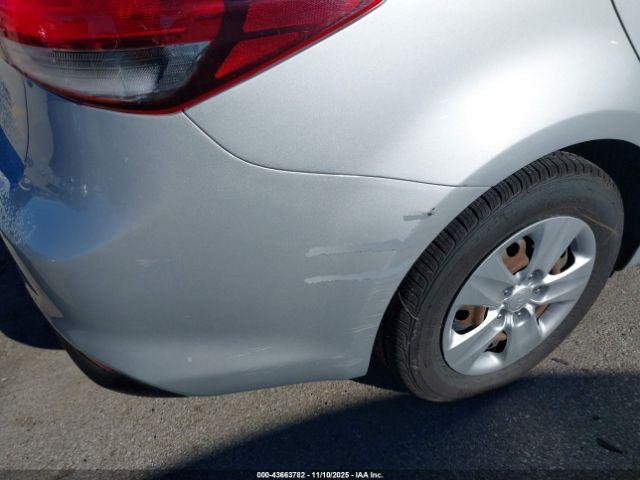 Kia Forte Lx Image 5