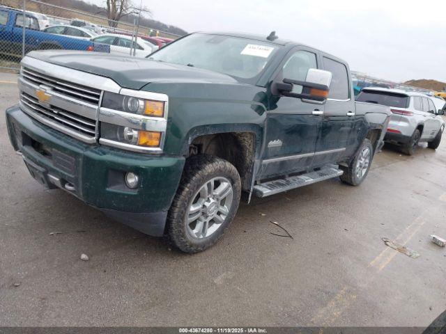 Chevrolet Silverado 2500 High Country Image 2