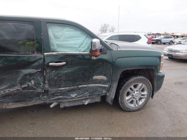 Chevrolet Silverado 2500 High Country Image 4