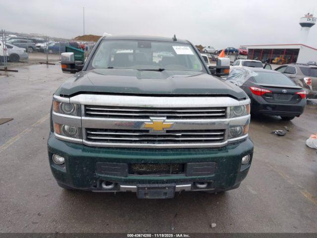 Chevrolet Silverado 2500 High Country Image 12
