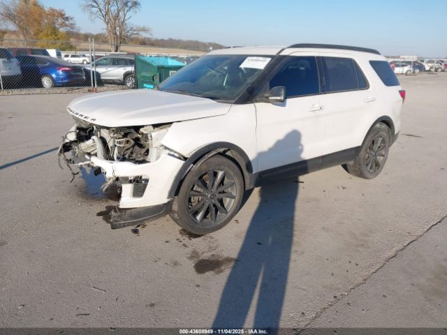 Ford Explorer Xlt Image 2