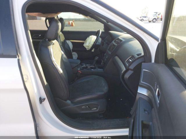 Ford Explorer Xlt Image 11