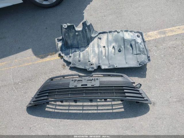 Toyota Corolla Hybrid Le Image 10