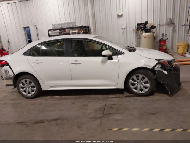 Toyota Corolla Hybrid Le Image 15