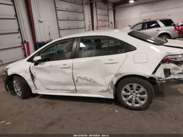 Toyota Corolla Hybrid Le Image 13