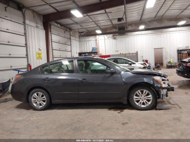 Nissan Altima 2.5 S Image 2