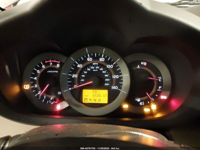 Toyota RAV4 Image 11