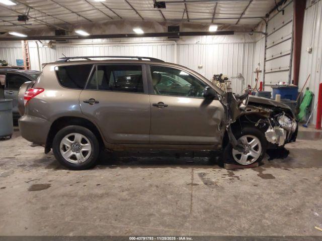 Toyota RAV4 Image 14