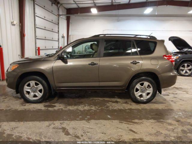 Toyota RAV4 Image 19