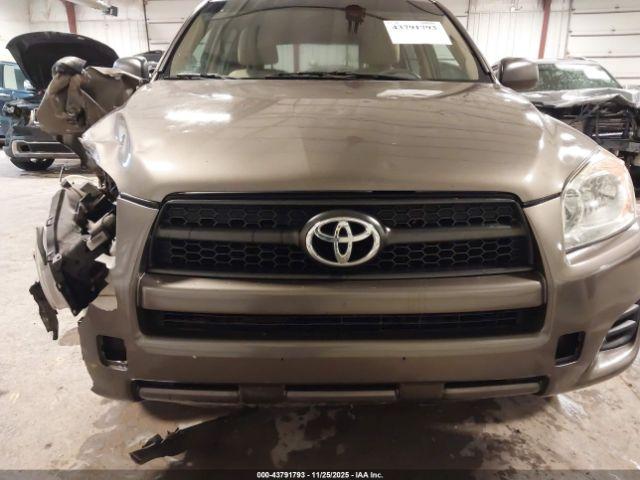 Toyota RAV4 Image 20