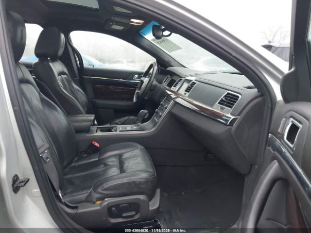 Lincoln MKS Image 3