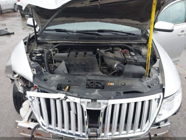 Lincoln MKS Image 5