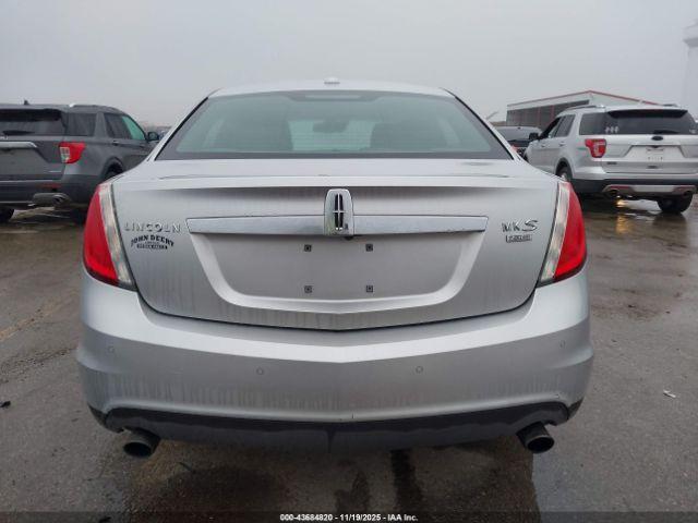 Lincoln MKS Image 13