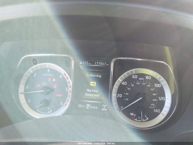 Nissan Titan Image 14