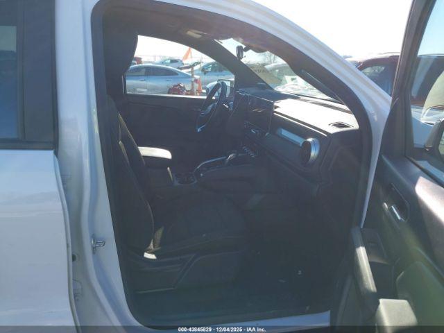 Chevrolet Colorado 4wd Lt Image 2