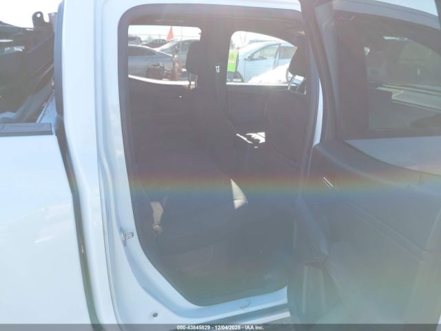 Chevrolet Colorado 4wd Lt Image 8