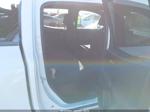 Chevrolet Colorado 4wd Lt Image 8