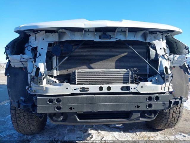 Chevrolet Colorado 4wd Lt Image 9