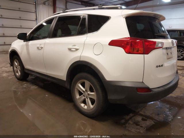 Toyota RAV4 Xle Image 3