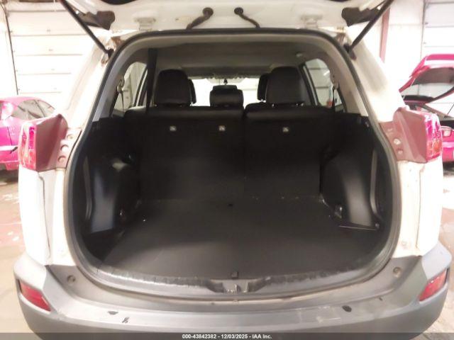 Toyota RAV4 Xle Image 14