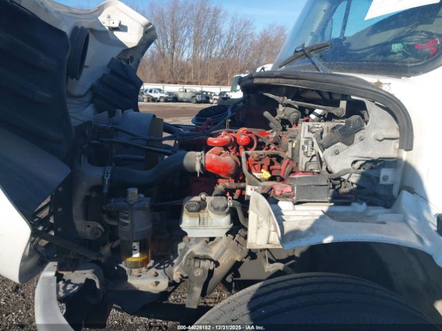 Freightliner M2 106 Image 9