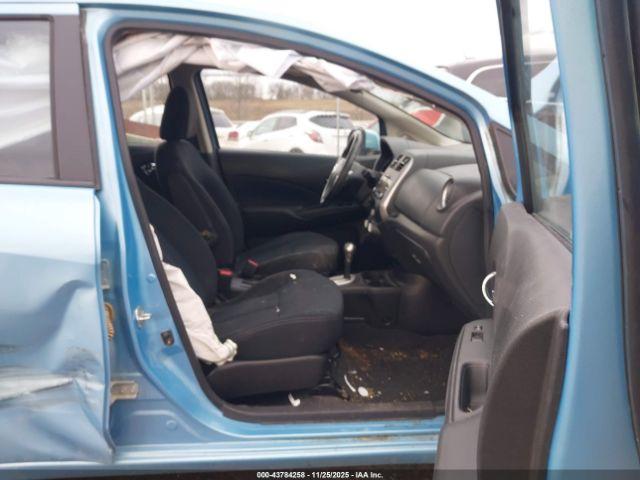 Nissan Versa Sv Image 6