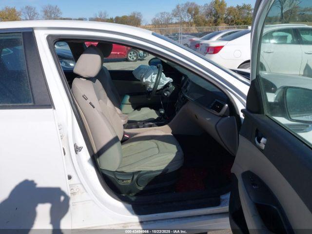 Kia Optima Lx Image 2