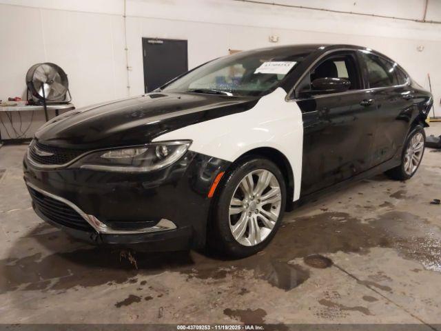 Chrysler 200 Limited Image 3