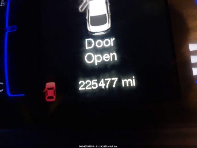 Chrysler 200 Limited Image 15