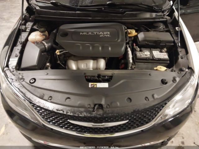 Chrysler 200 Limited Image 12