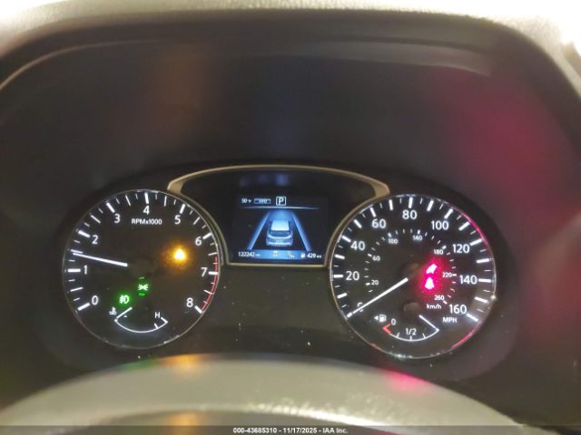 Nissan Pathfinder Platinum Image 12